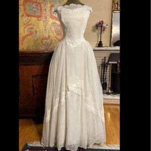1950s Grace Kelly Exquisite Chiffon Hand Beaded Aurora Boralis Sequins on French